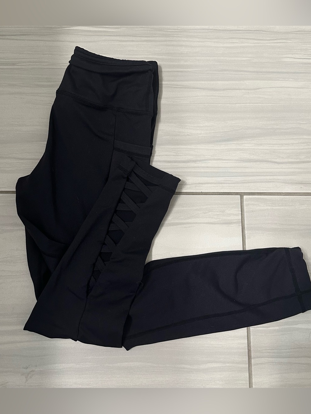 Senits Crisscross Side Detail 3/4 Leggings